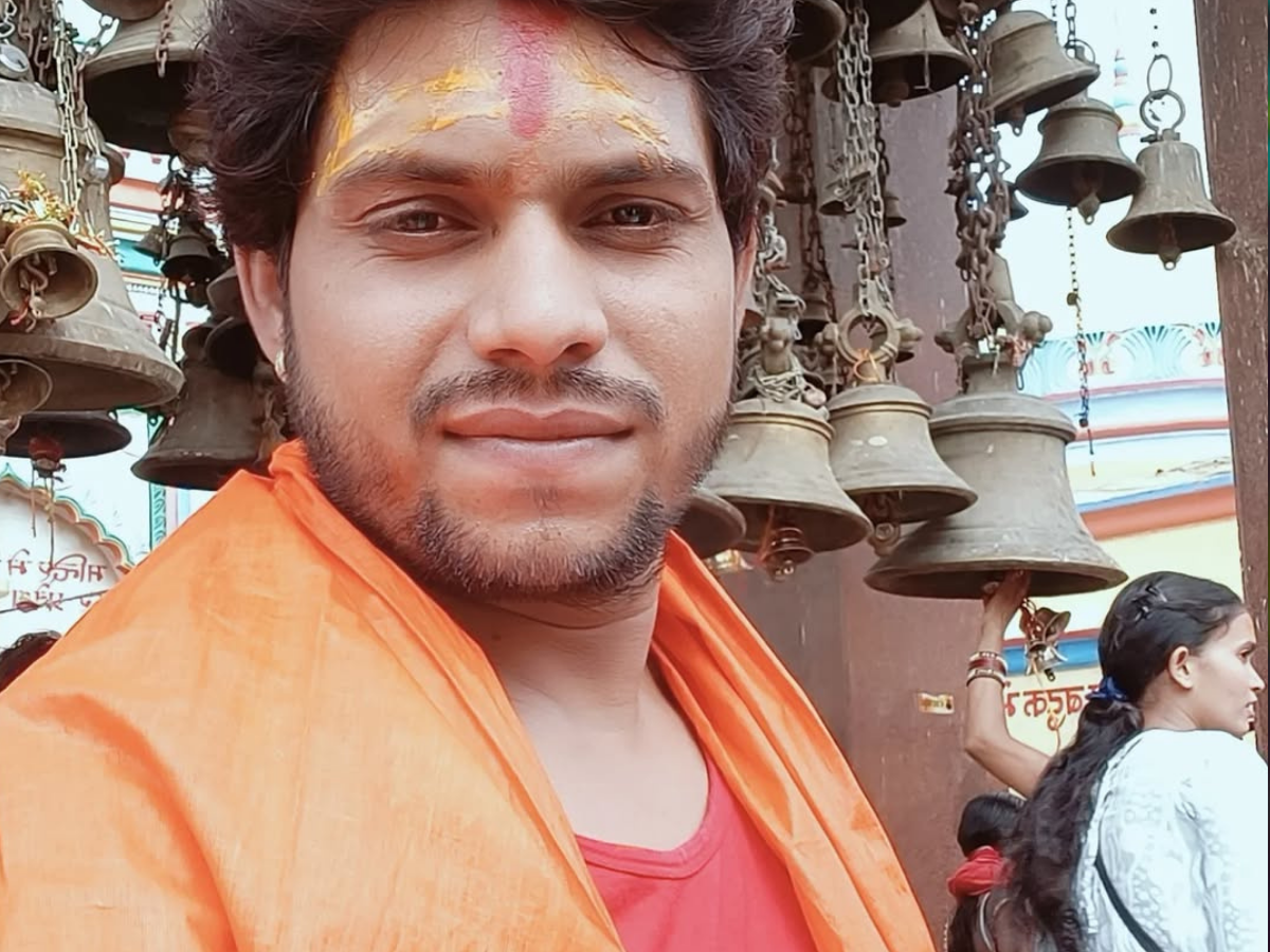 How the Gunjan Singh-Rajan Rangeela Yadav controversy began - Photo Gallery