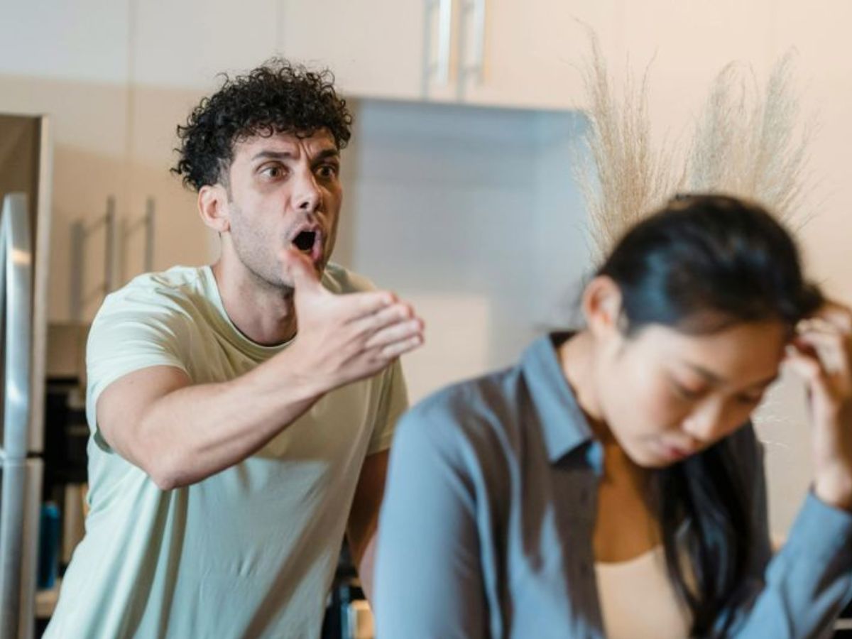 reason of betrayal - Photo Gallery