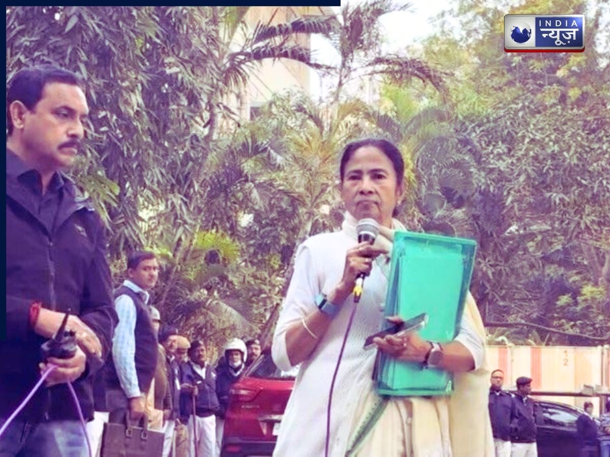 ED Raids IPAC Office: ED की रेड वाली जगह पर पहुंची बंगाल CM ममता बनर्जी, बीजेपी और एजेंसियों पर दिया बड़ा बयान!