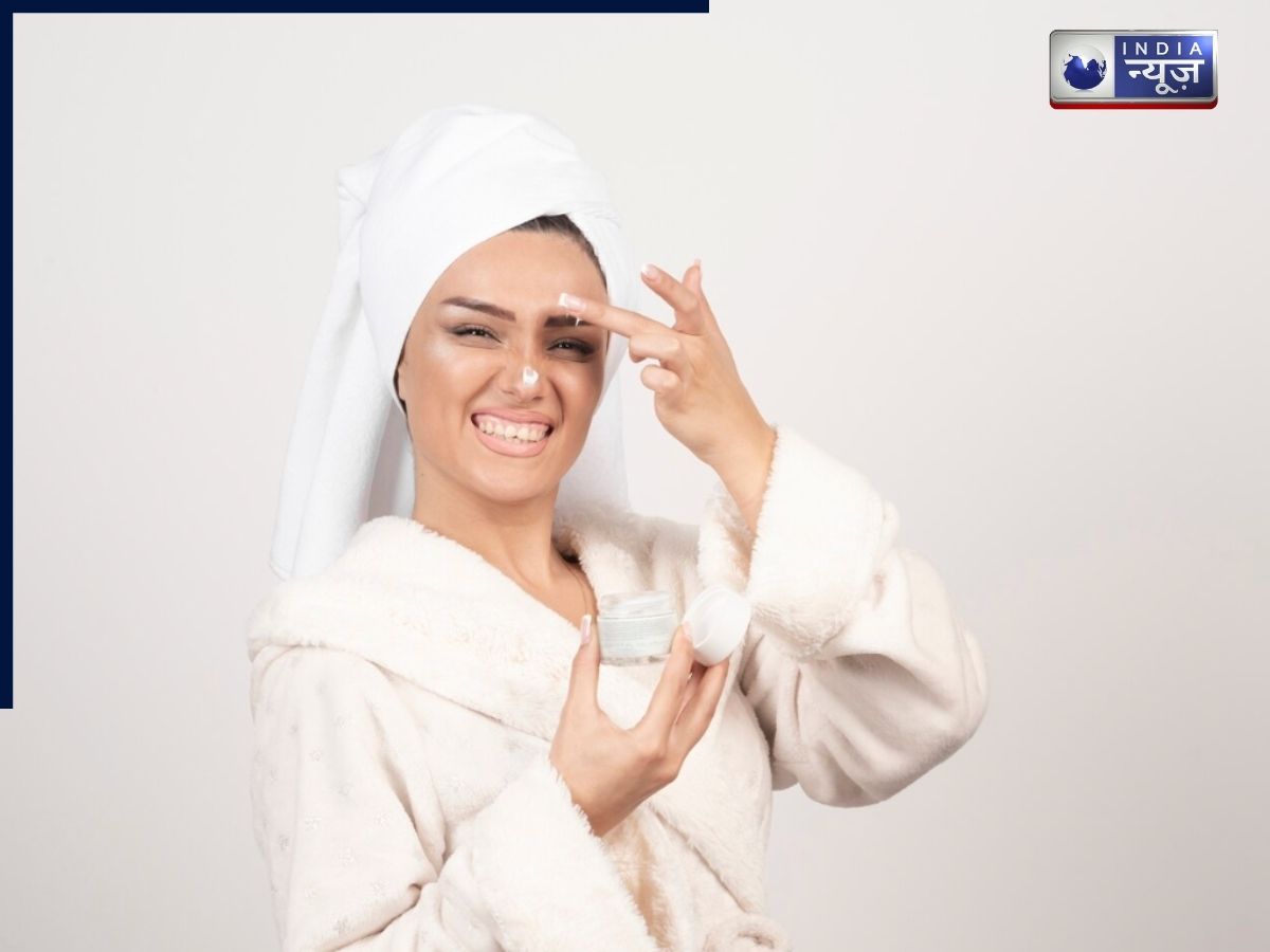 Right way to Moisturise Face - Photo Gallery