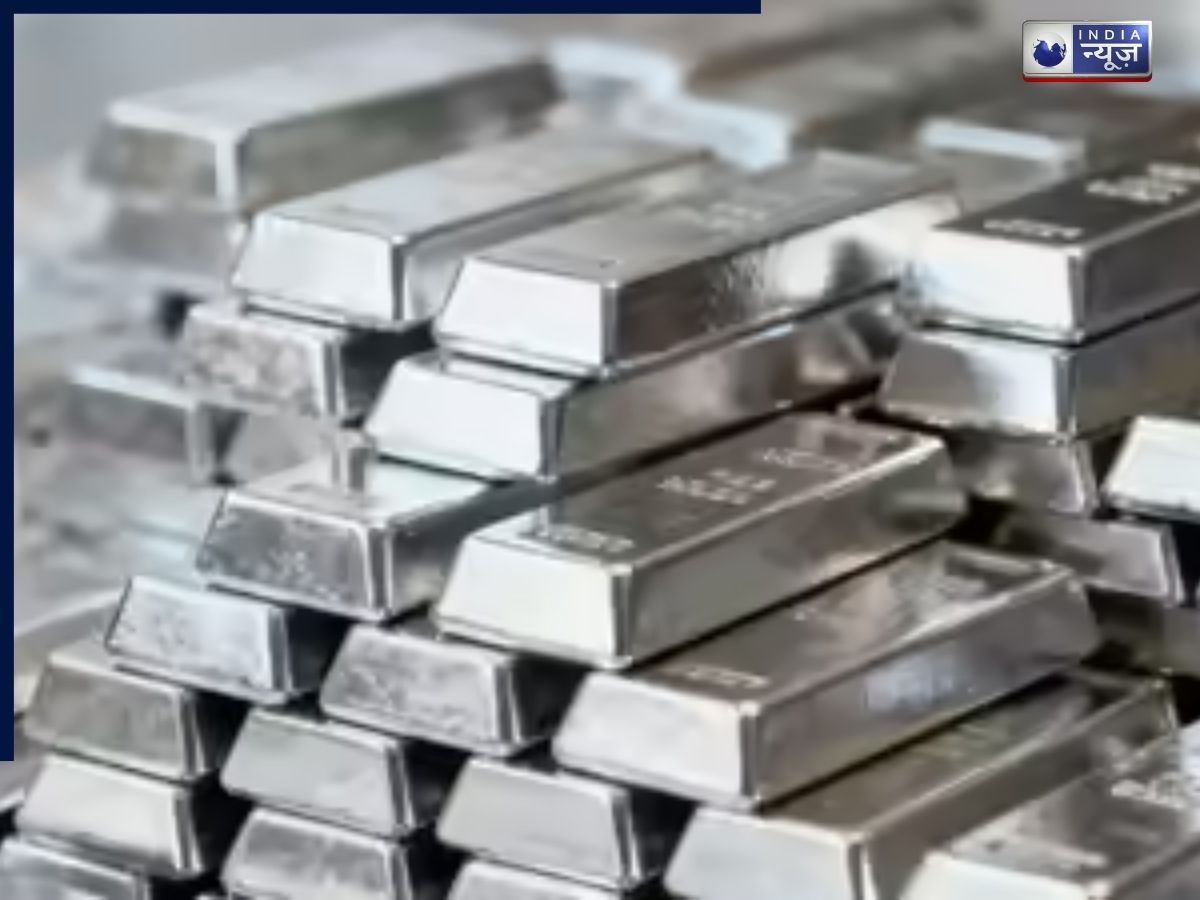 Silver Crash Alert: चांदी में 60% तक गिरावट का खतरा? विशेषज्ञों ने दी चेतावनी - Photo Gallery