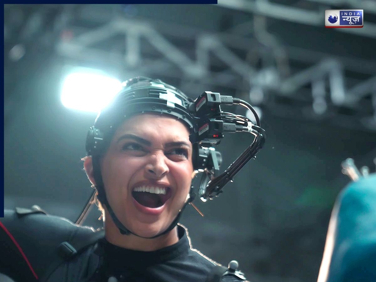 The film's team has lost their sleep. - Photo Gallery