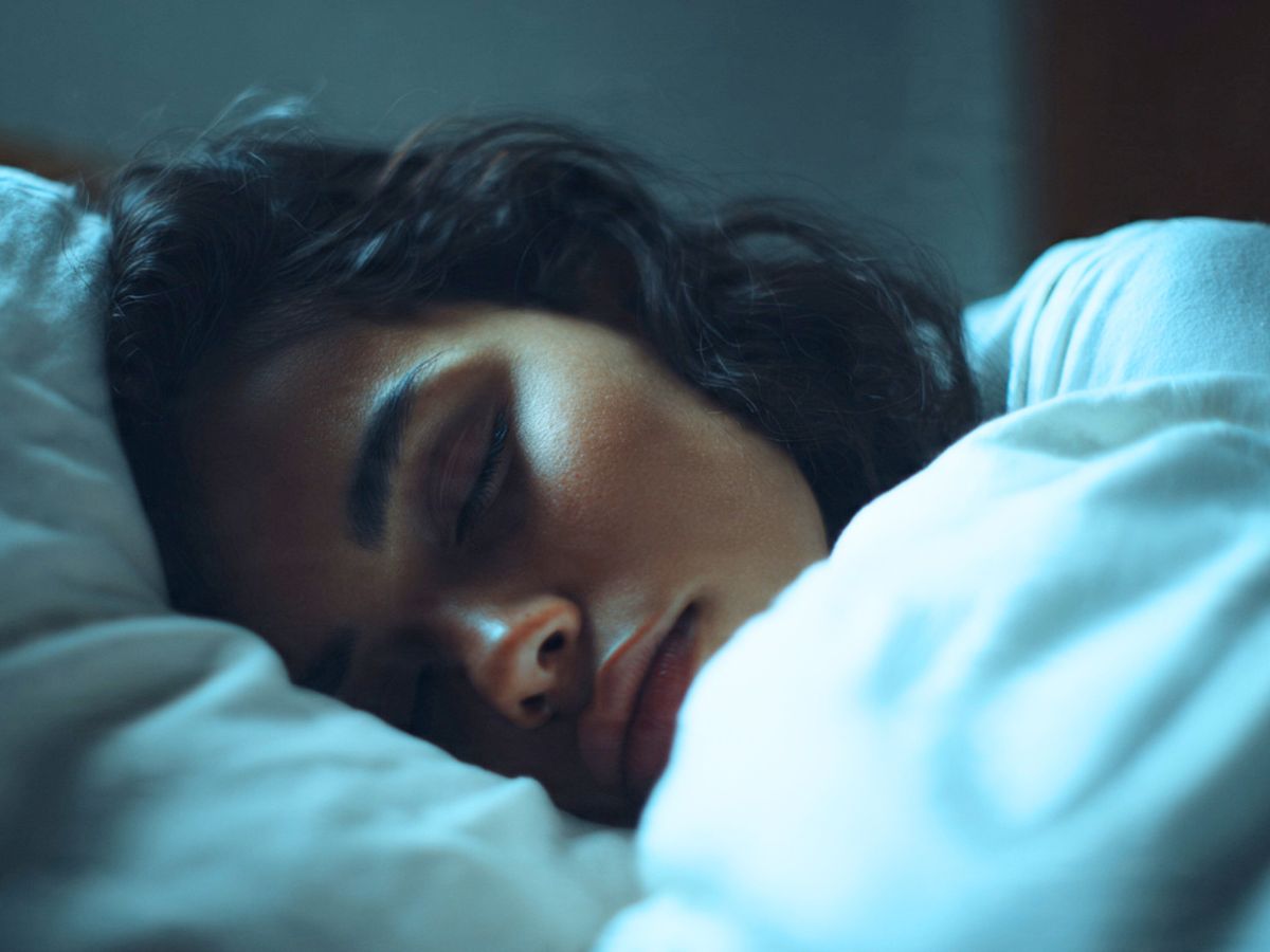 क्या आप भी सर्दियों में कंबल ओढ़कर सोते हैं? फौरन नोट कर लें 5 जरूरी बातें, वरना… बीमार होते नहीं लगेगी देर - Gallery Image