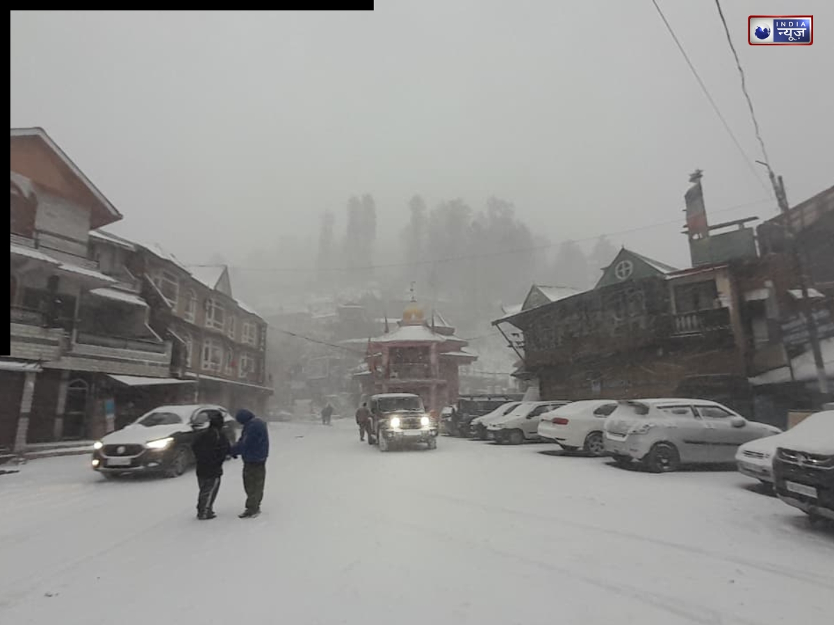 Snowfall begins in high-altitude areas; administration takes strict measures. - Photo Gallery