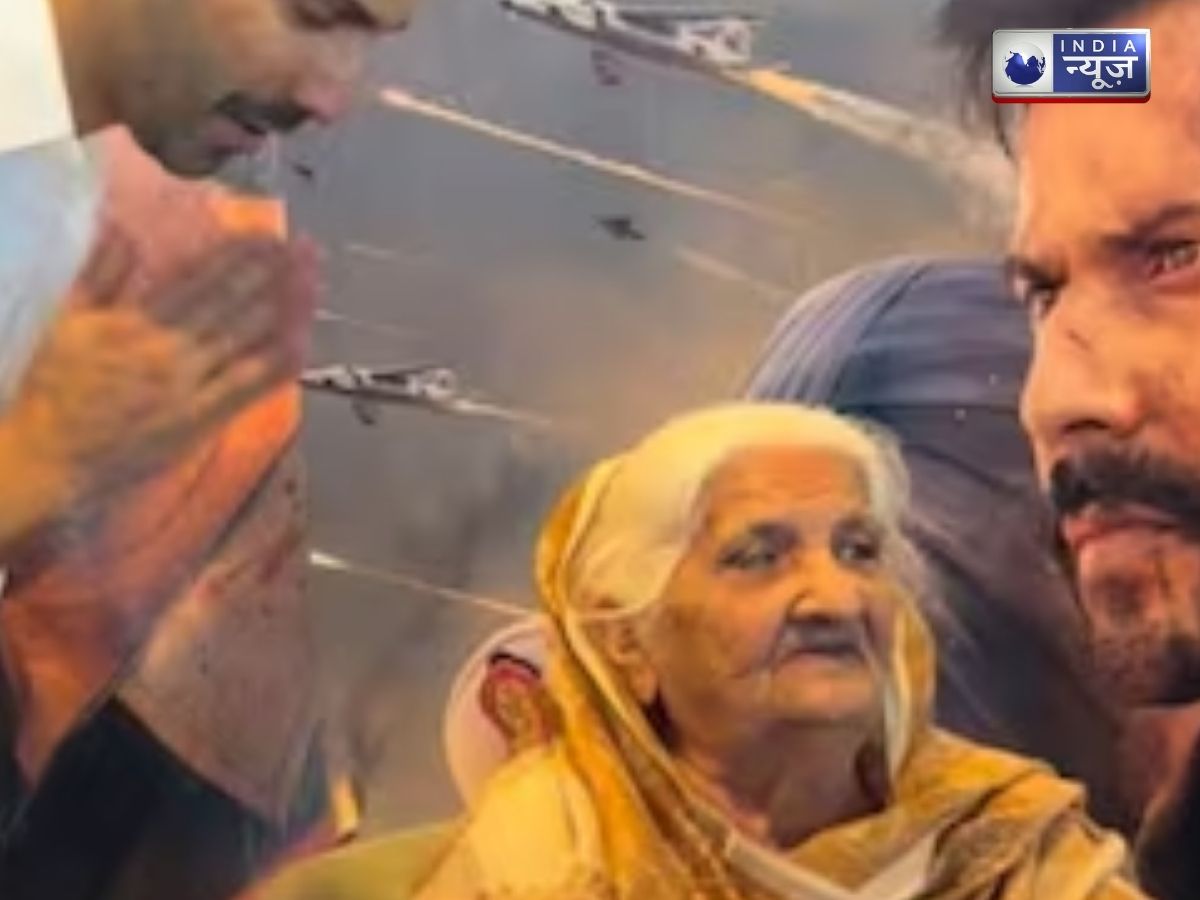 ‘बॉर्डर 2’ के सेट पर भावुक पल: परमवीर चक्र विजेता मेजर होशियार सिंह की पत्नी ने वरुण धवन को दिया आशीर्वाद, वीडियो वायरल