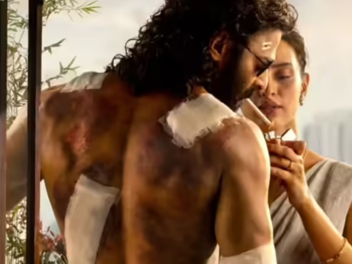 ‘एनिमल’ से भी खतरनाक है प्रभास की फिल्म ‘स्पिरिट’ का पोस्टर, क्या अब ‘बाहुबली’ की दहाड़ से थर्राएगा बॉलीवुड? जानें कब होगी रिलीज