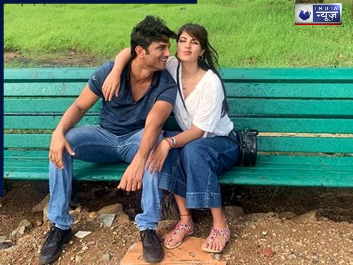 Sushant Singh Rajput and Rhea Chakraborty - Photo Gallery