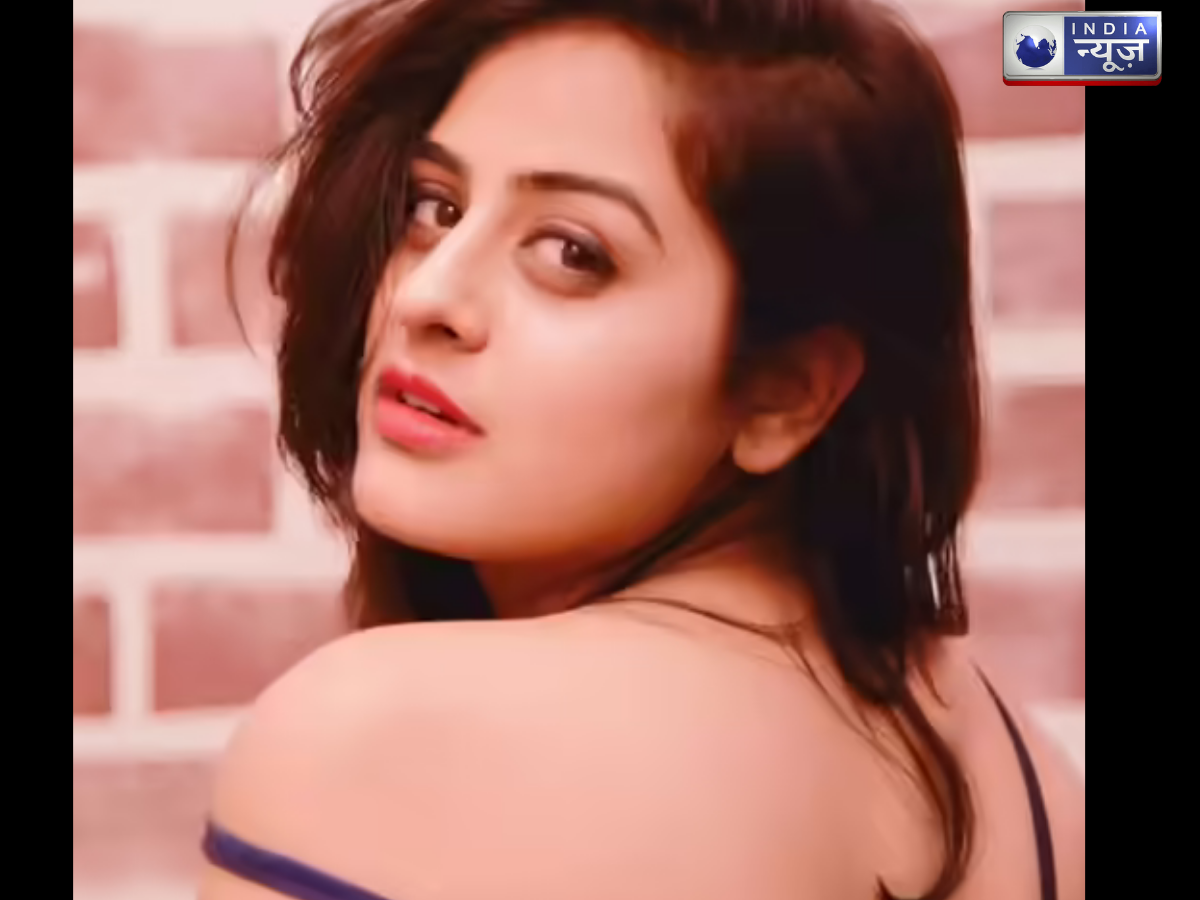 Yamini Singh is bold and outspoken actress of Bhojpuri industry. - Photo Gallery