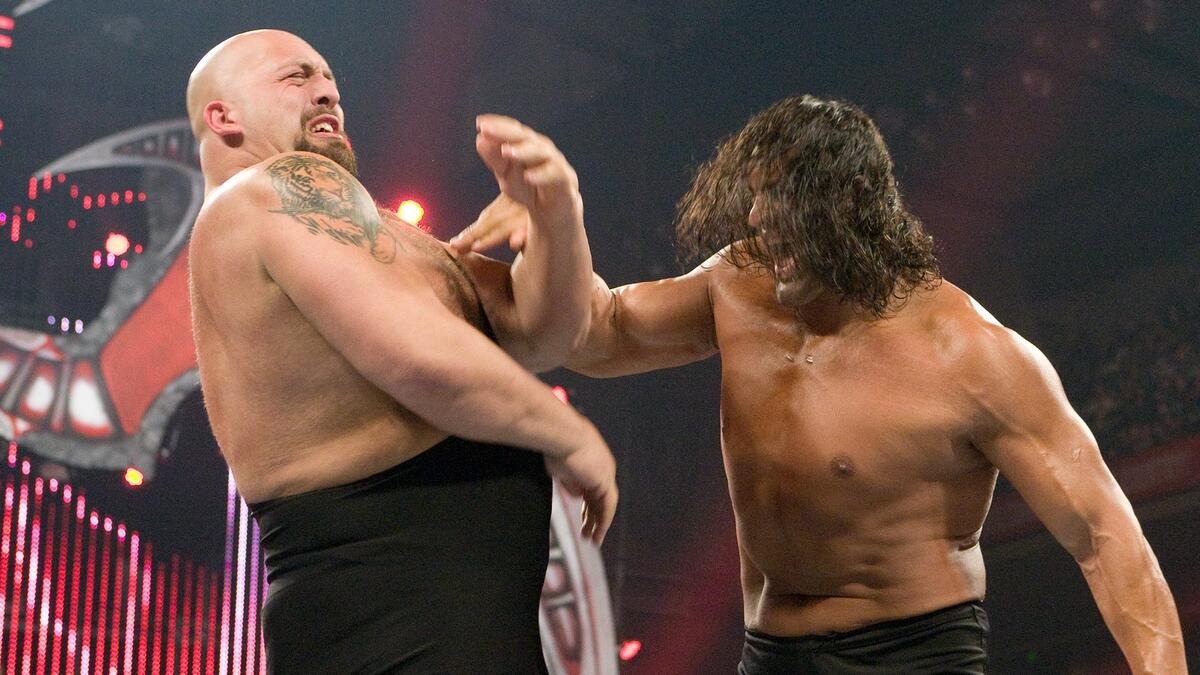 50 अंडे, 2 किलो चिकन, 1 दिन में इतना खाना चट कर जाते हैं ग्रेट खली; गंभीर बीमारी से भी जूझ रहे - Gallery Image