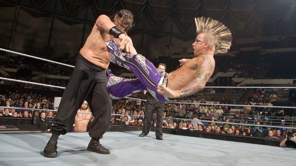 50 अंडे, 2 किलो चिकन, 1 दिन में इतना खाना चट कर जाते हैं ग्रेट खली; गंभीर बीमारी से भी जूझ रहे - Gallery Image