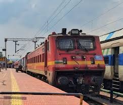 भारतीय रेलवे का सिग्नल सिस्टम केवल आवाज नहीं, लोको पायलट-गार्ड के बीच की साइन लैंग्वेज है, जानें मतलब - Gallery Image