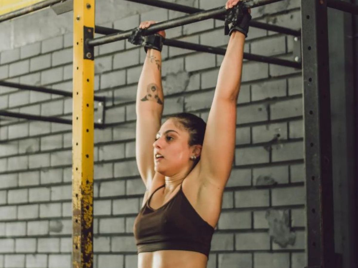 Hang Exercise - Photo Gallery