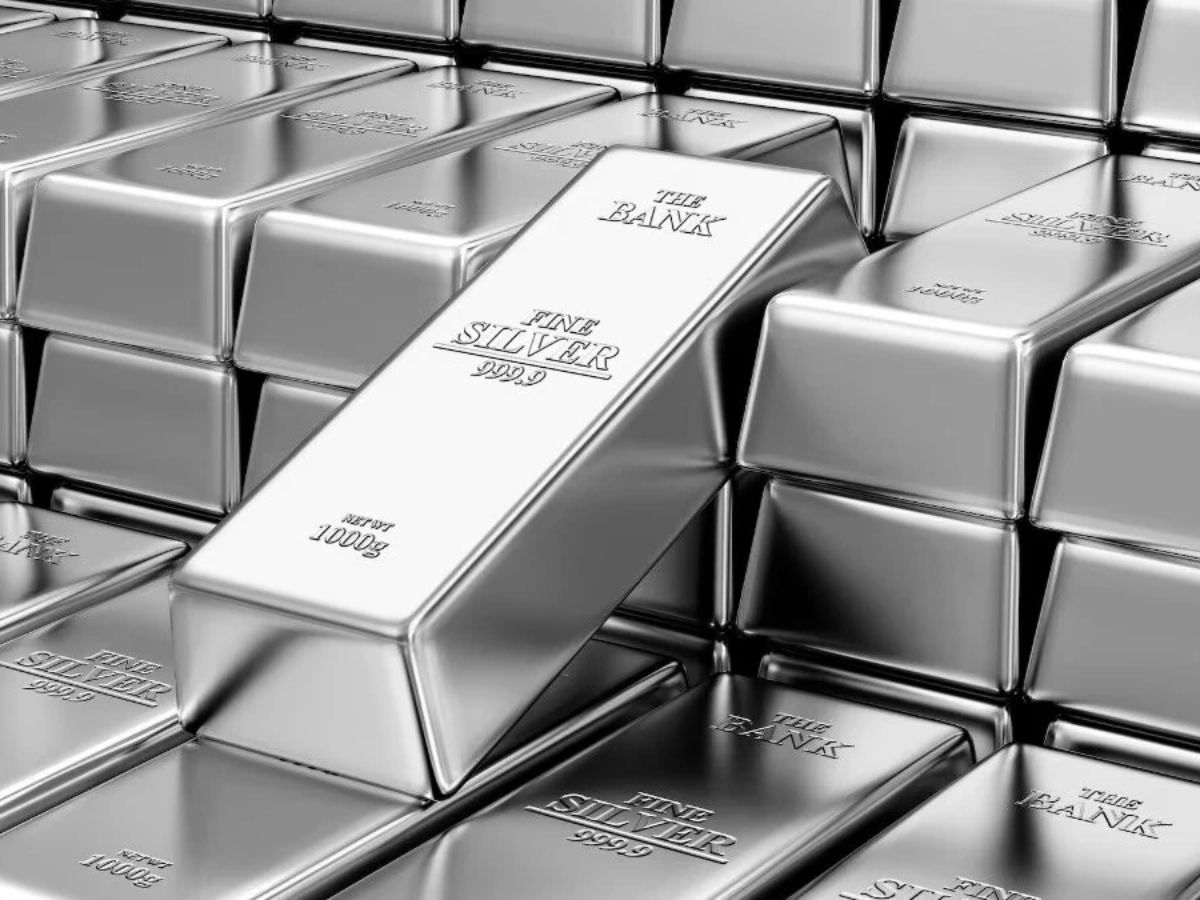 Silver Price Today: चांदी हुई सस्ती, कीमत फिसलते ही खरीदारों के चेहरे खिले