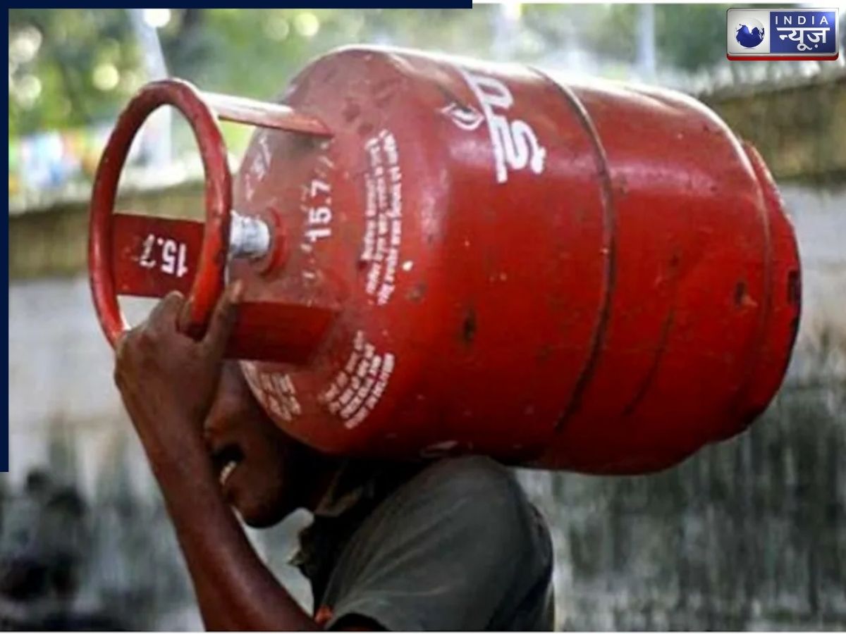 How many Free LPG Gas Cylinder Delhite will get? - Photo Gallery