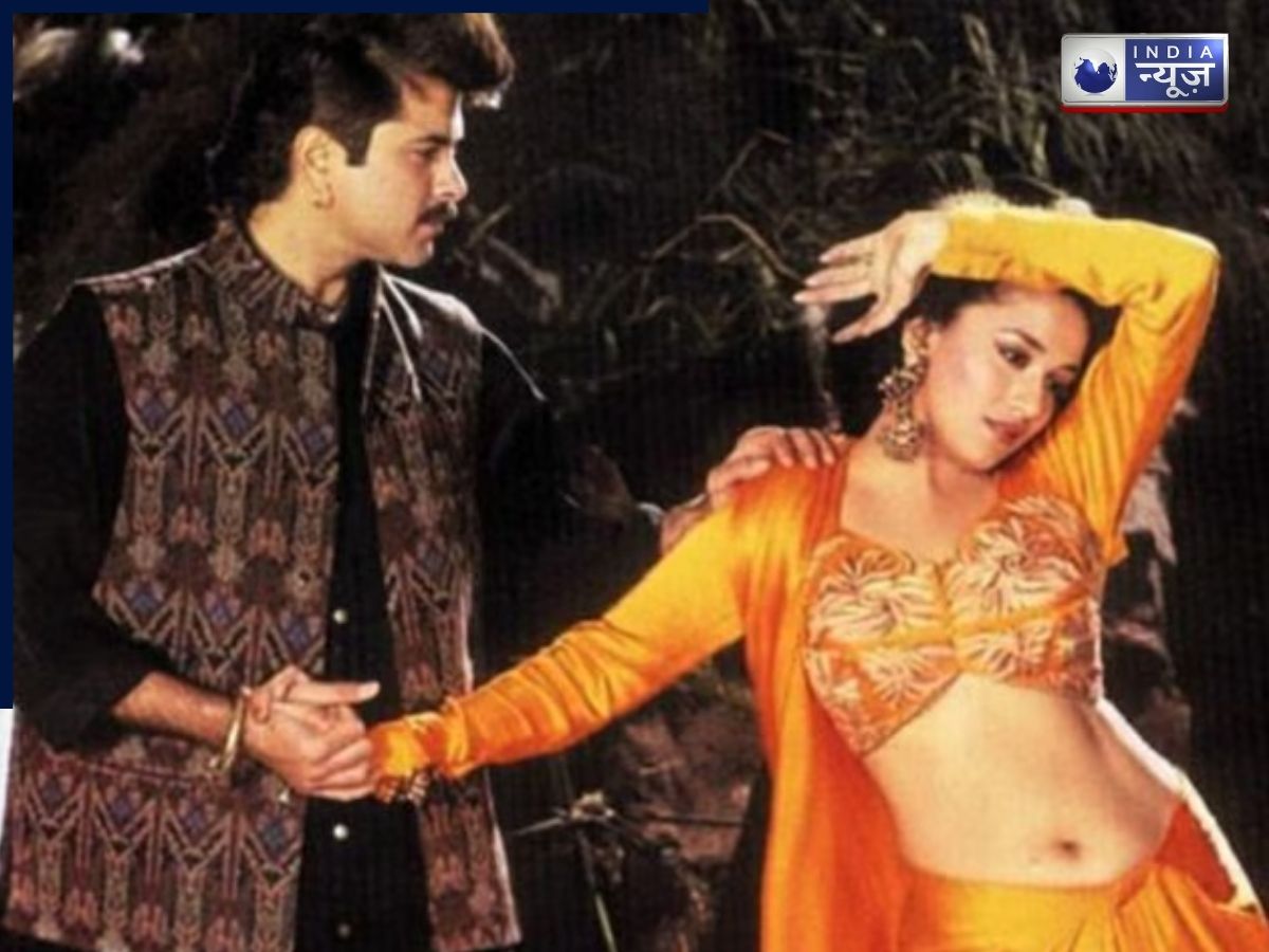 Madhuri Dixit's 'Dhak Dhak' step - Photo Gallery