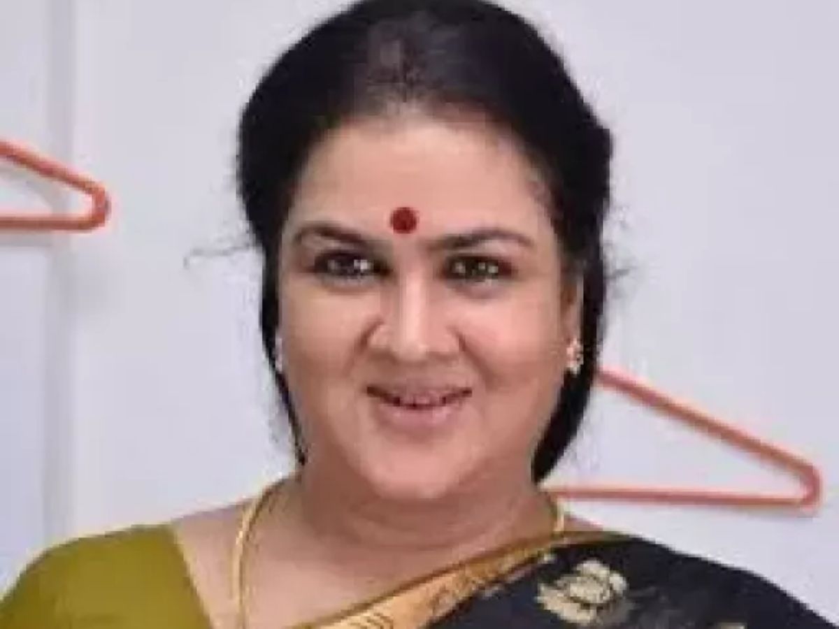 urvashi south actoress - Photo Gallery