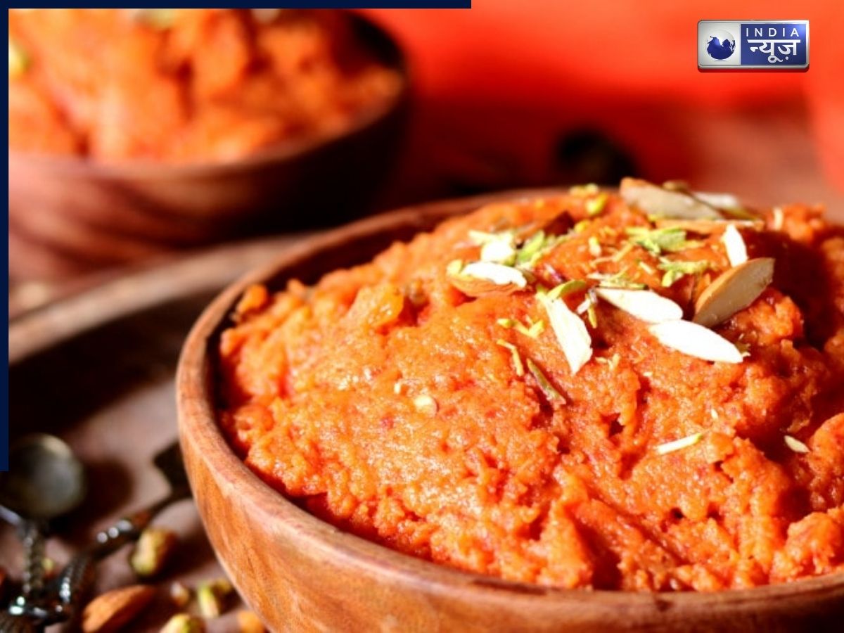 Granish Dry Fruits in Gajar ka halwa and serve - Photo Gallery