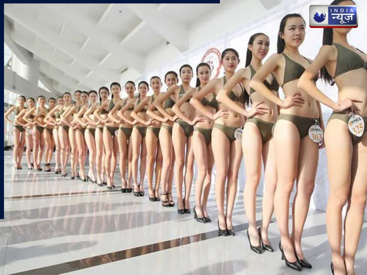 1000 Girls Ramp Walk in Bikini - Photo Gallery