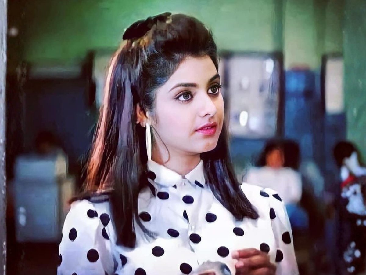 divya bharti debut - Photo Gallery