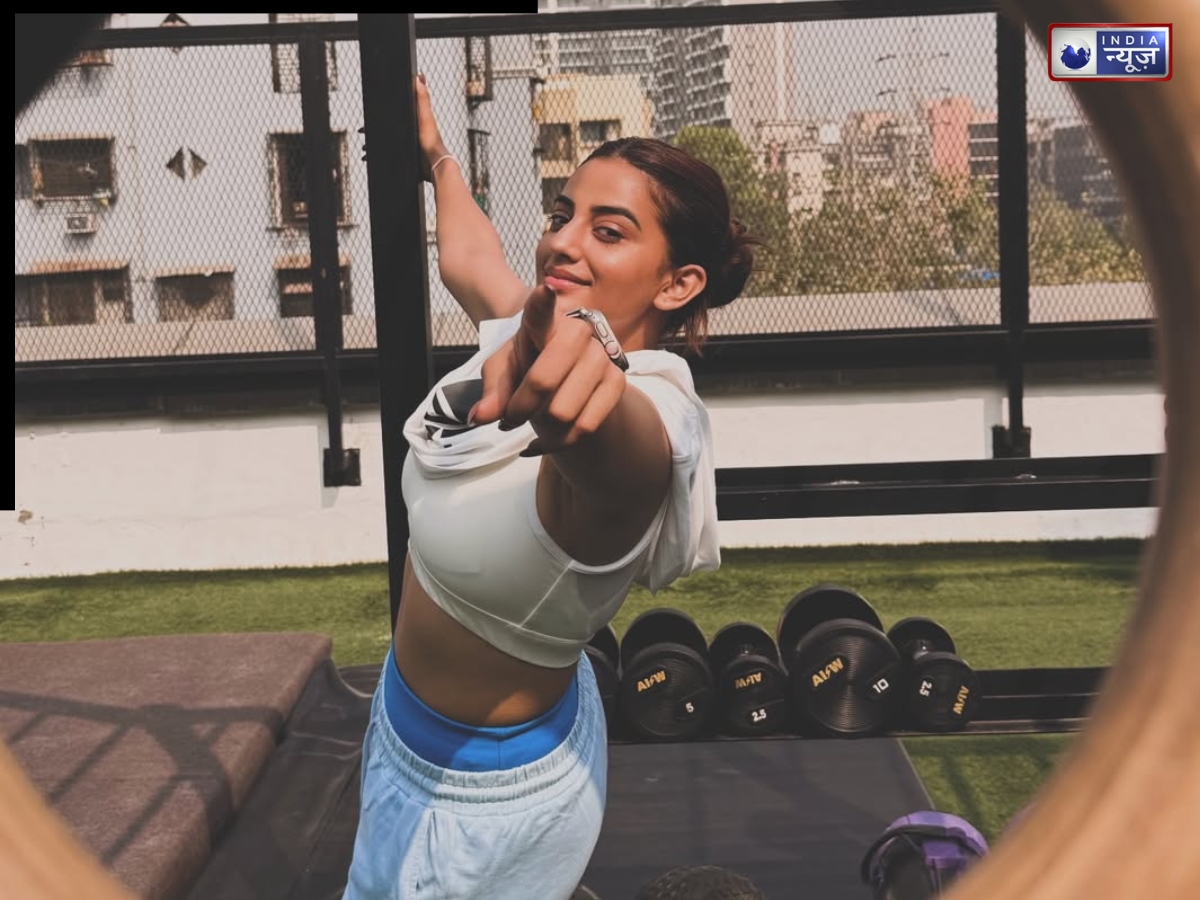 Know About Akshara Singh's parents - Photo Gallery