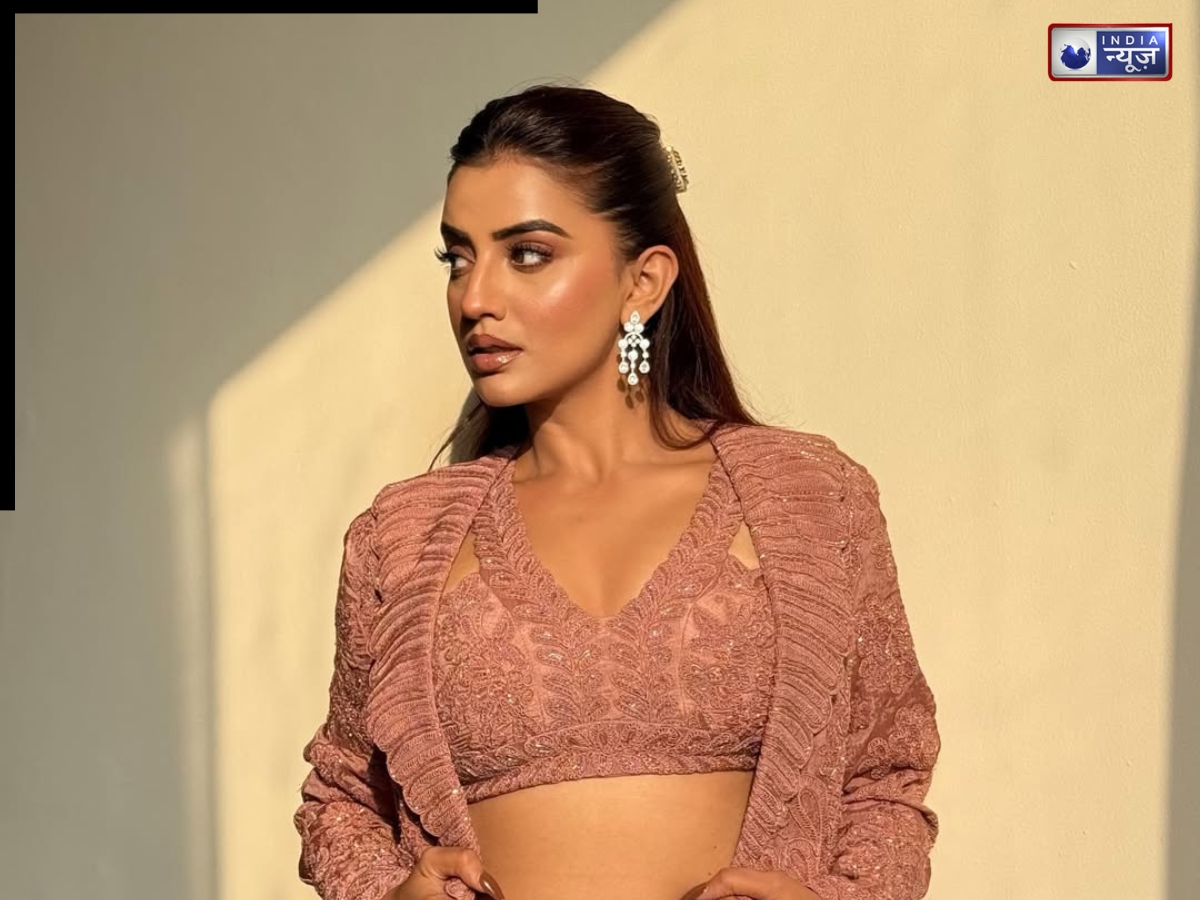 Akshara Singh created a stir with her first film. - Photo Gallery