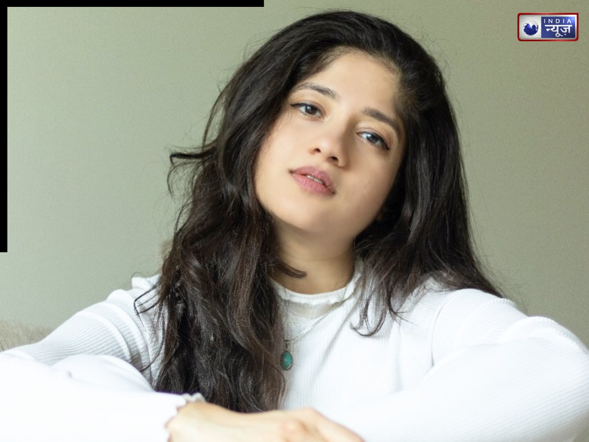 Being the daughter of a famous father is not so easy. - Photo Gallery