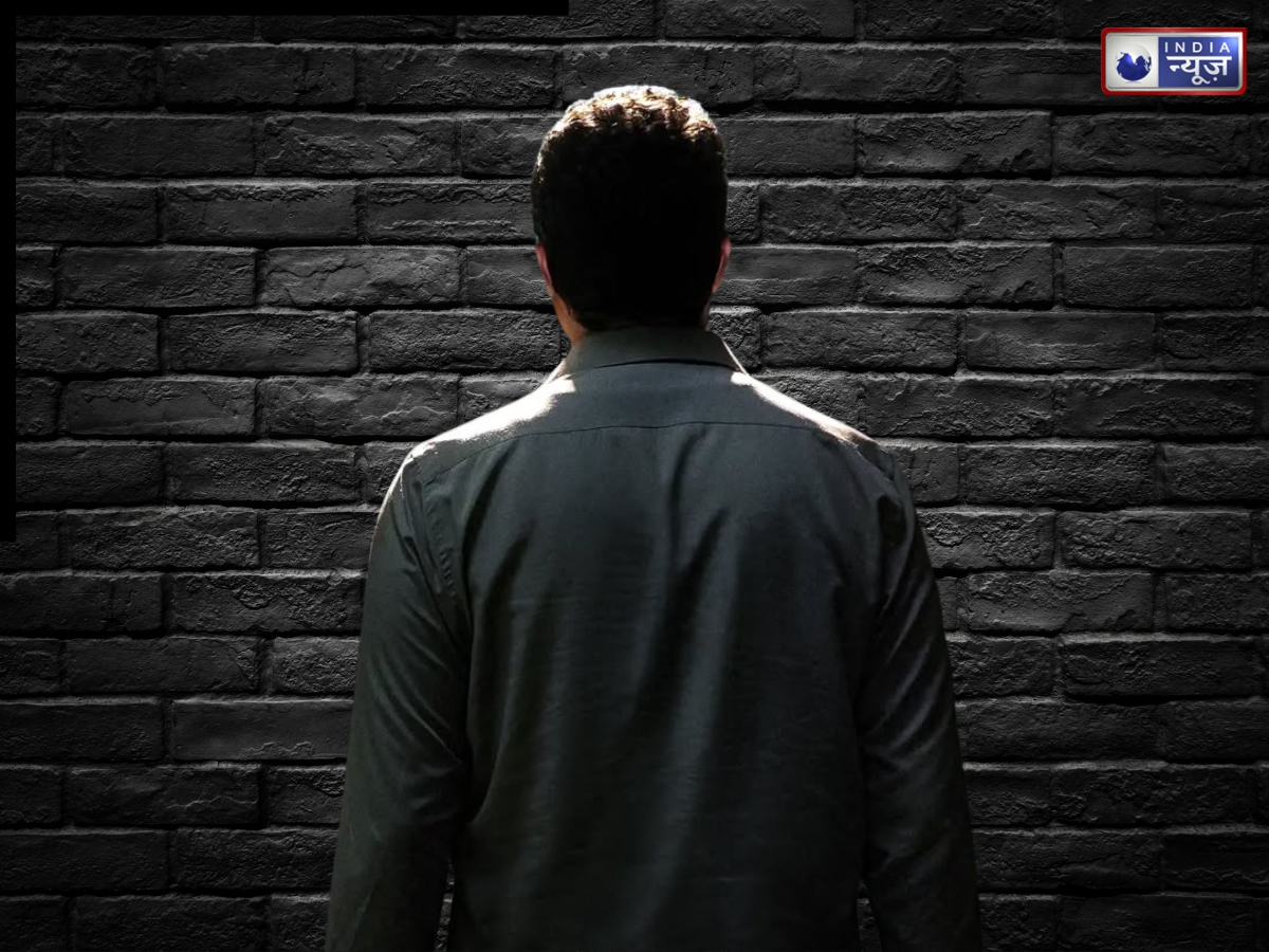 17 फ्लॉप फिल्मों के बाद हार मान चुका था यह एक्टर, फिर बिग बी के 10 शब्दों ने बदल दी जिंदगी; जानिए कौन है वो - Photo Gallery