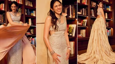 Nude lipstick enhances beauty - Photo Gallery