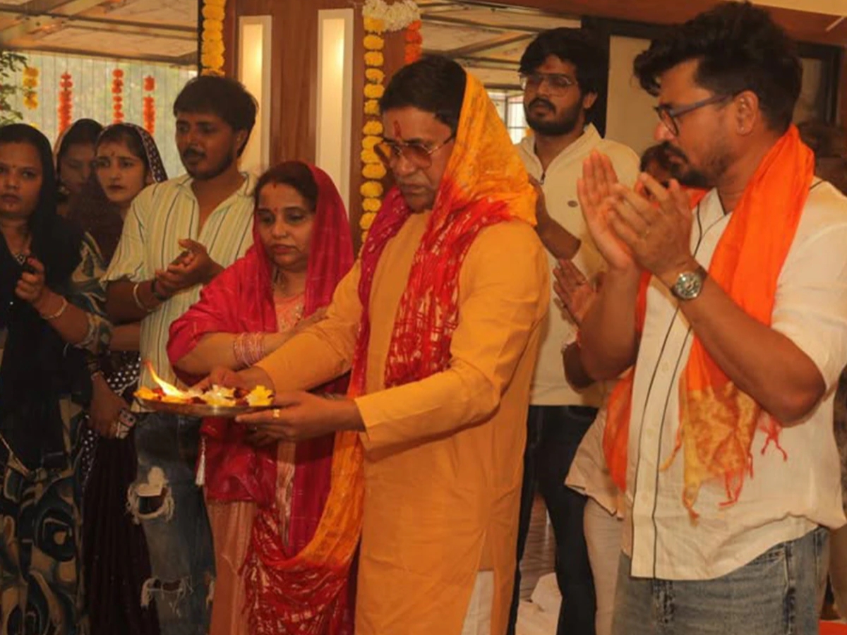 Dinesh Lal Yadav alias Nirahua is the superstar of Bhojpuri industry - Photo Gallery