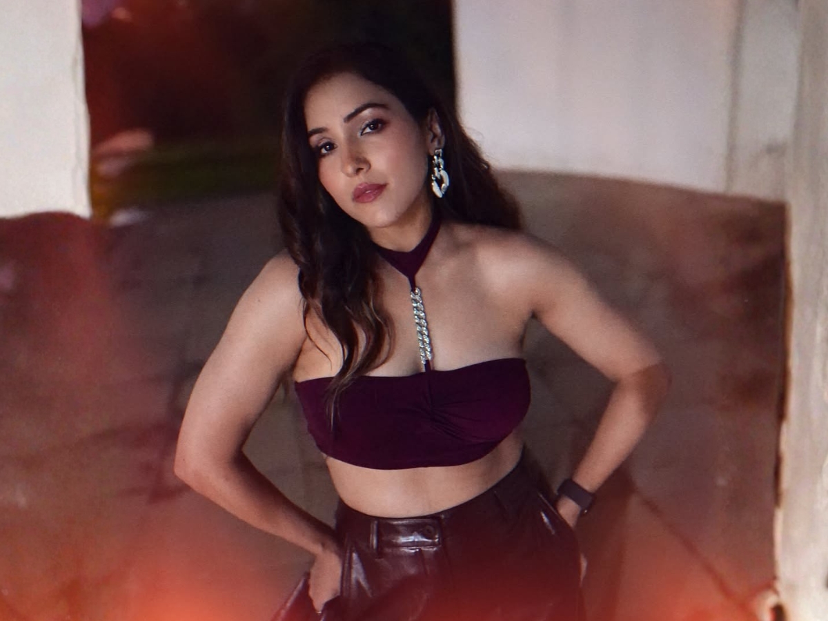 Neeti Mohan Life Journey - Photo Gallery