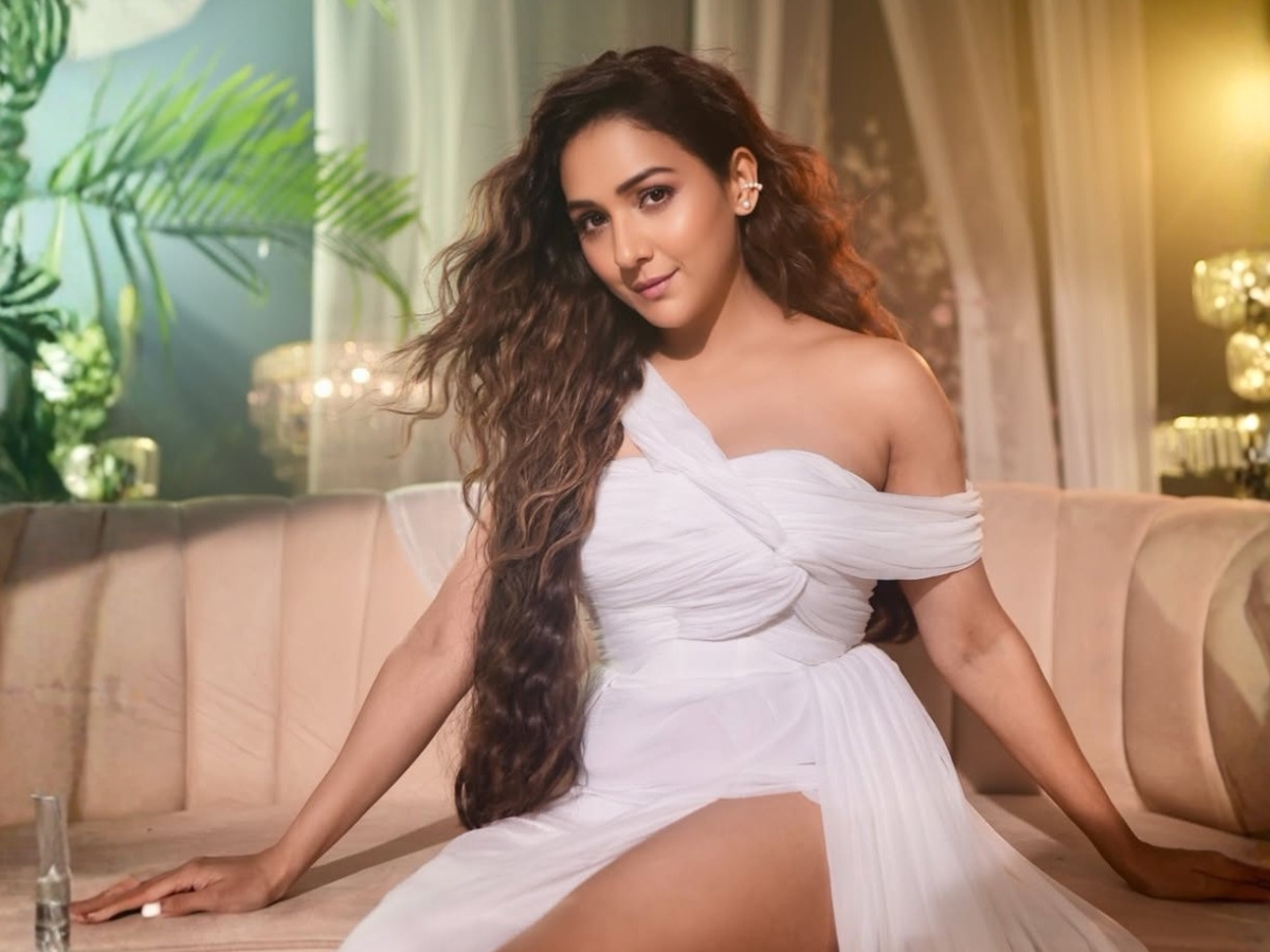 Neeti Mohan Life Journey - Photo Gallery