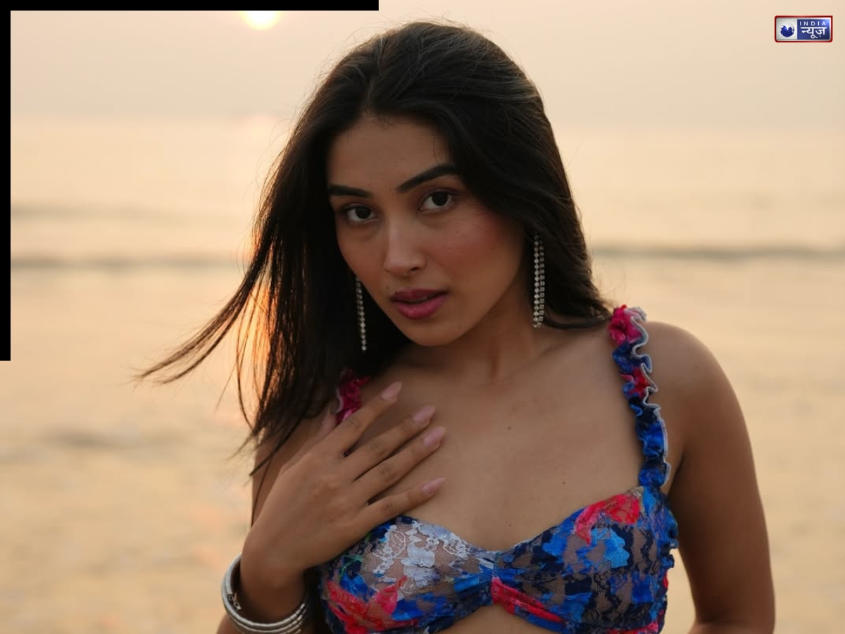 Akriti Negi's love angle with Pawan Singh - Photo Gallery