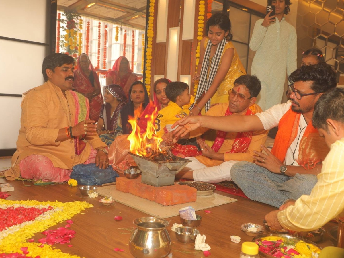 Rumors of secret wedding of Amrapali Dubey and Nirahua surfaced - Photo Gallery