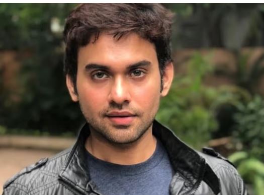 Famous among people because of his dance and style - Photo Gallery