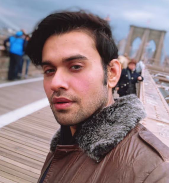 There is discussion on social media regarding earnings - Photo Gallery