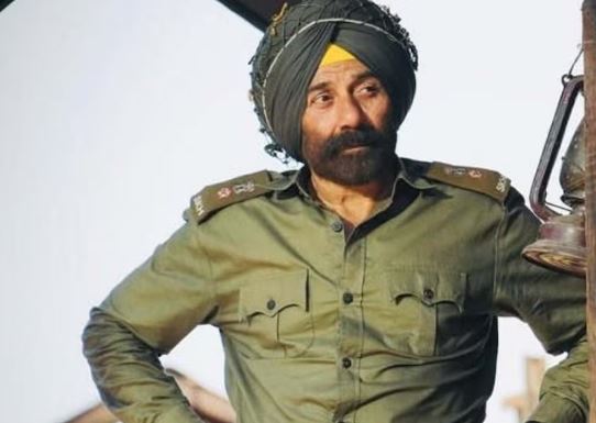 The video brought tears to the eyes of the audience - Photo Gallery