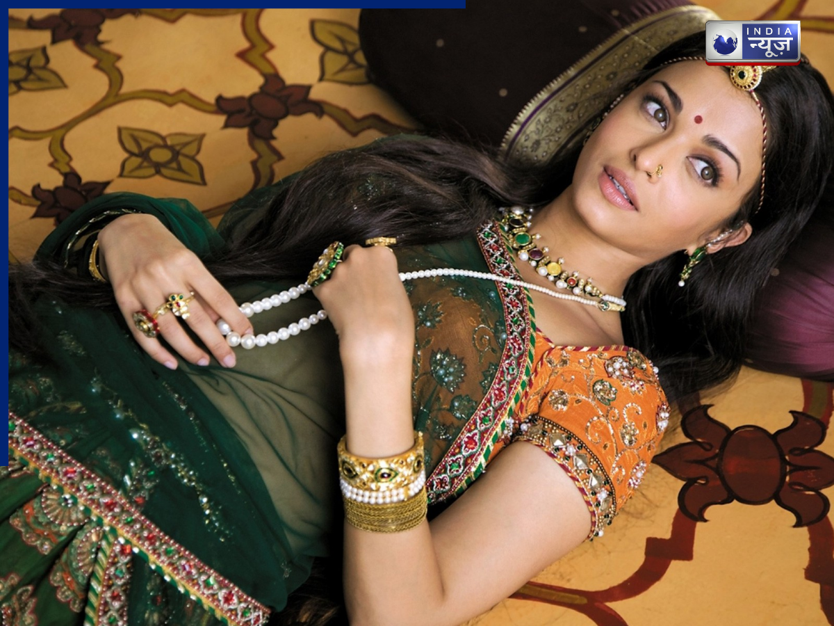 Neeta narrated the story - Photo Gallery