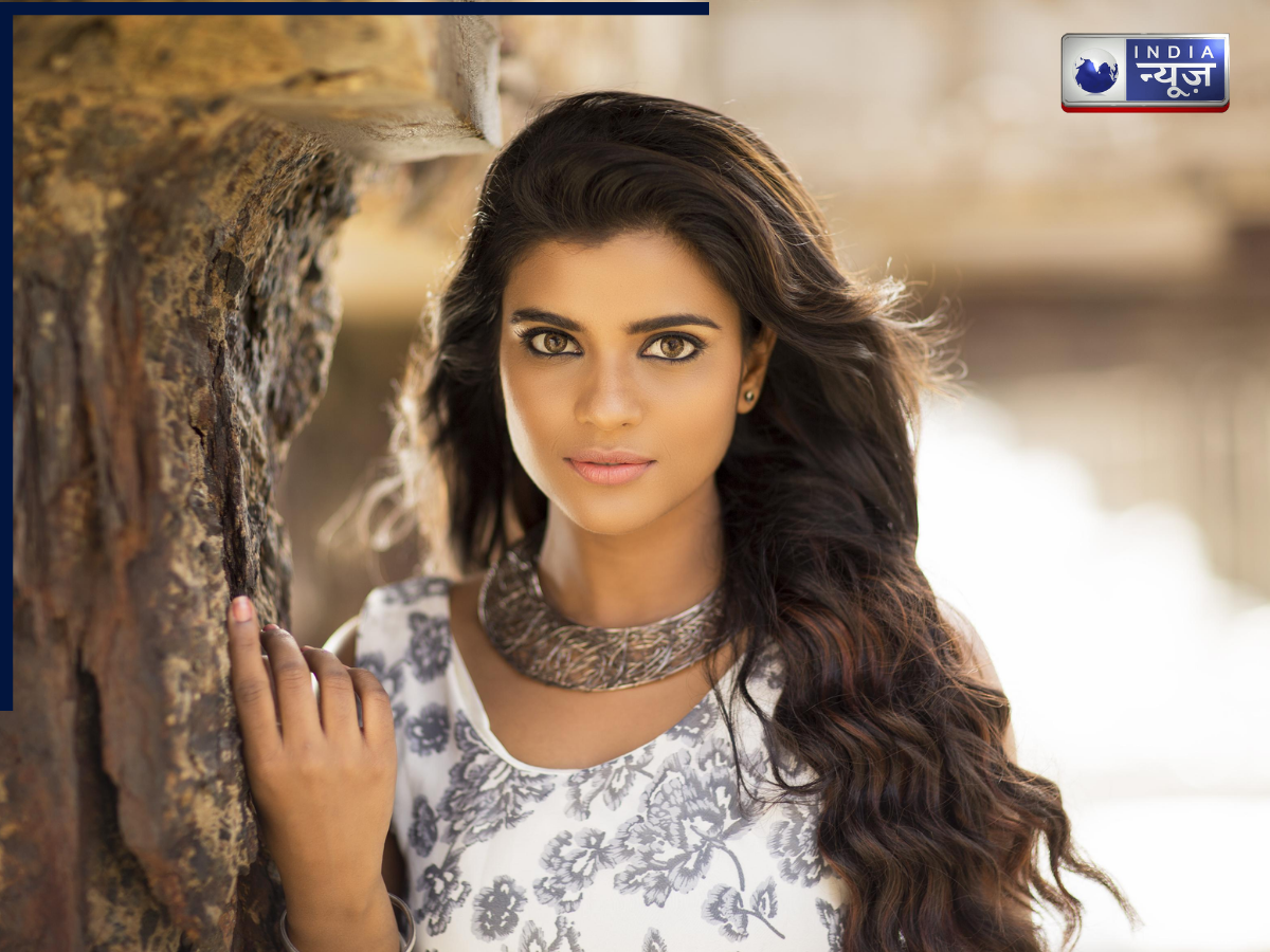 Aishwarya Rajesh in Podcast - Photo Gallery