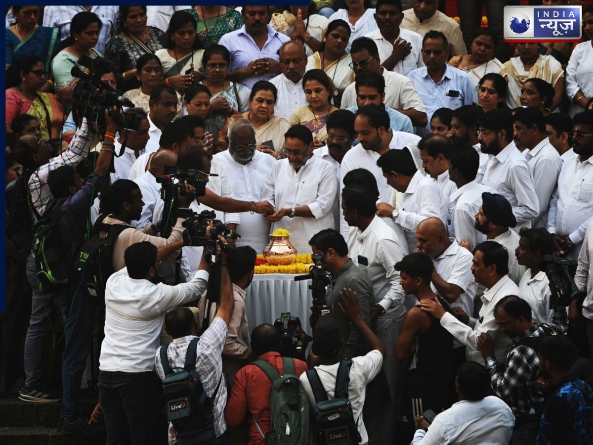 33 urns containing Ajit Pawar's ashes were brought to Mumbai. - Photo Gallery