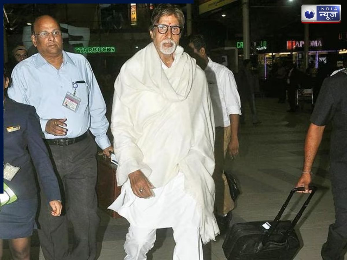 What was Amitabh Bachchan's reaction after seeing the fans' frenzy at the airport? - Photo Gallery