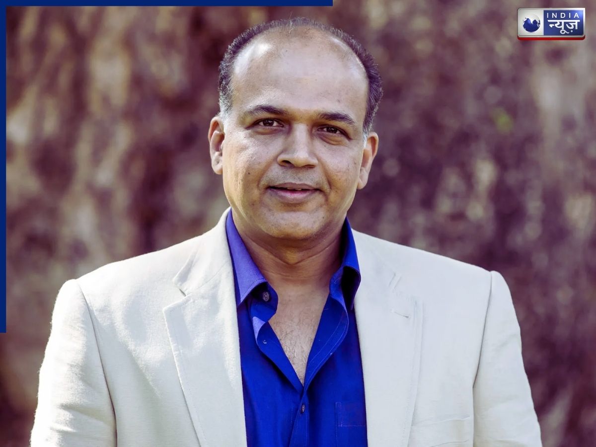 Who is Ashutosh Gowarikar - Photo Gallery