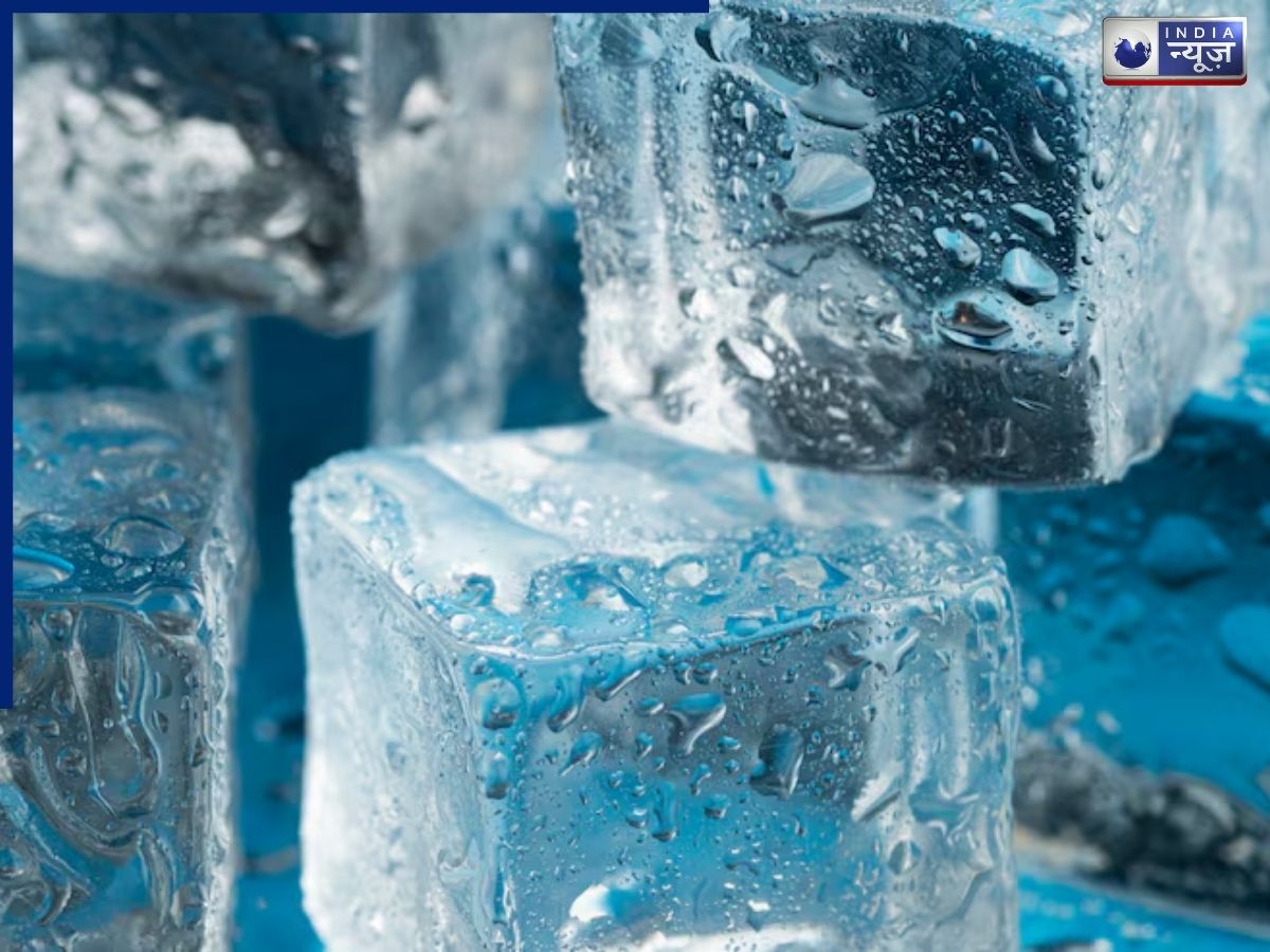 Apply ice to a bee sting - Photo Gallery