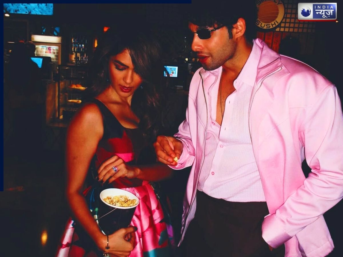 The magic of off-screen moments - Photo Gallery