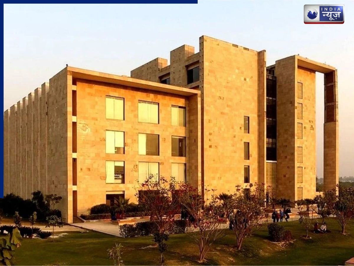 Who Owns Galgotias University, किताबों की दुकान से करोड़ों का साम्राज्य, ‘चीनी रोबोट’ विवाद ने हिलाया यूनिवर्सिटी का नाम