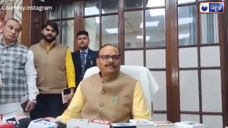 डिप्टी सीएम बृजेश पाठक का विवादित बयान: पुराने नारे को याद कर बोले- तेल लगा लो डाबर का…