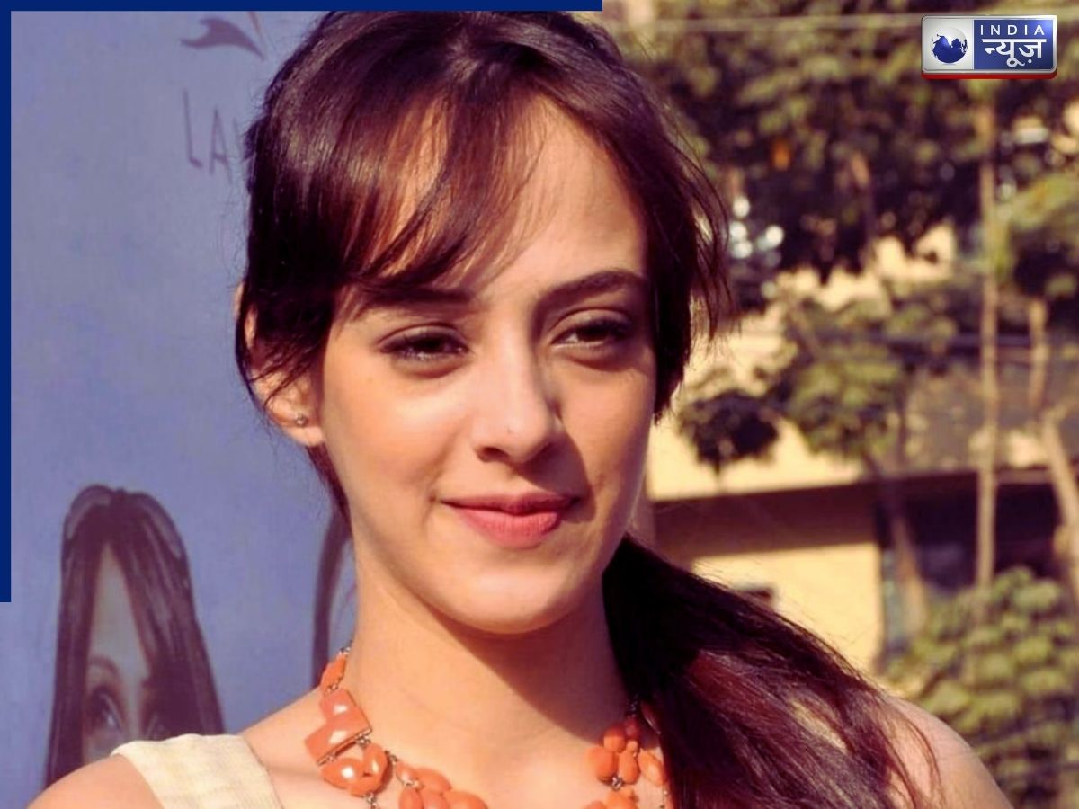 Hazel Keech born - Photo Gallery