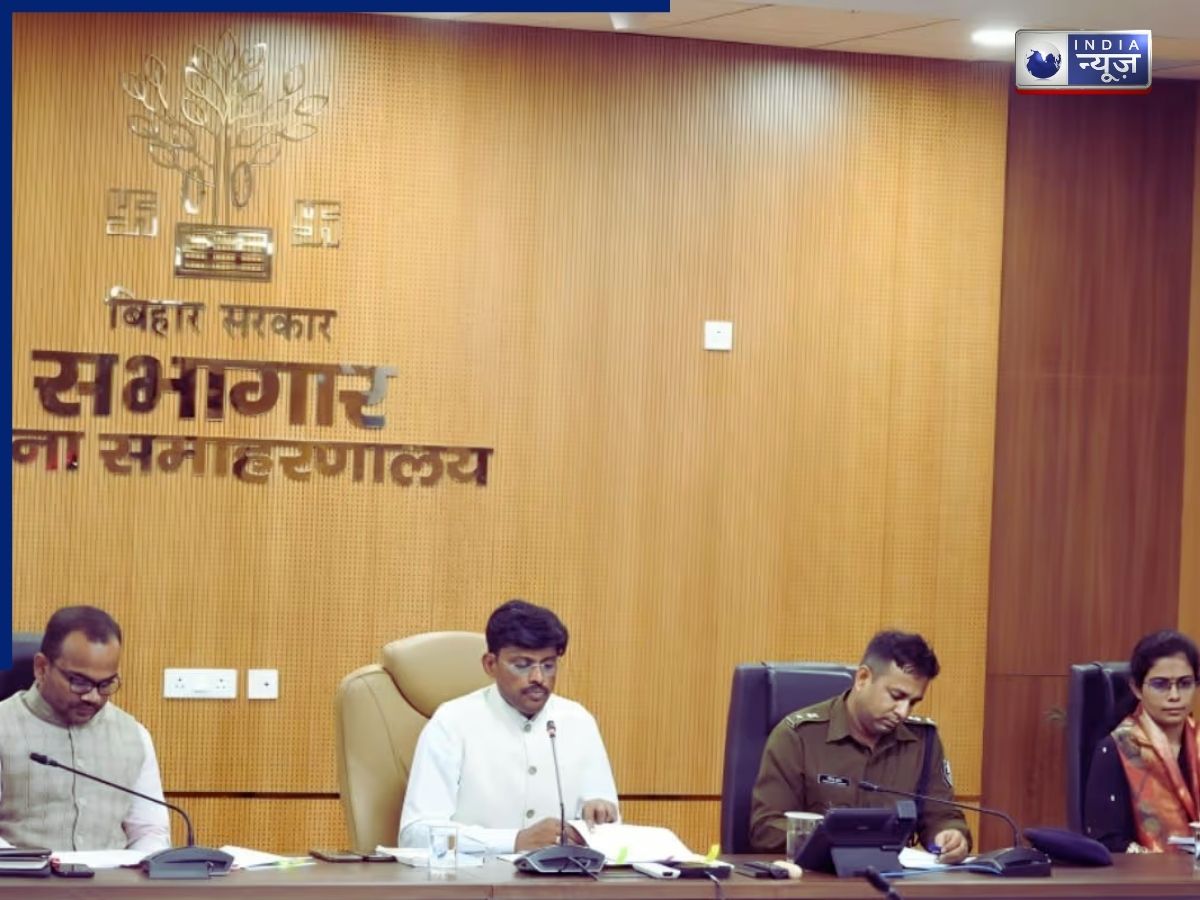 Bihar News: होली पर अश्लील गाने बजाए तो होगी पुलिस कार्रवाई, ड्रोन और CCTV से निगरानी, हेल्पलाइन नंबर जारी