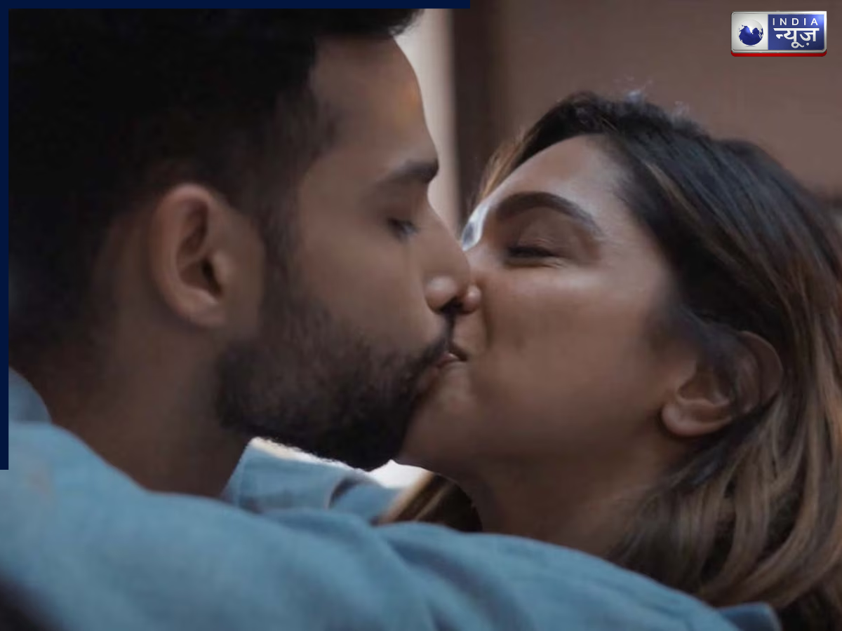 Deepika Padukone and Siddhant Chaturvedi - Photo Gallery