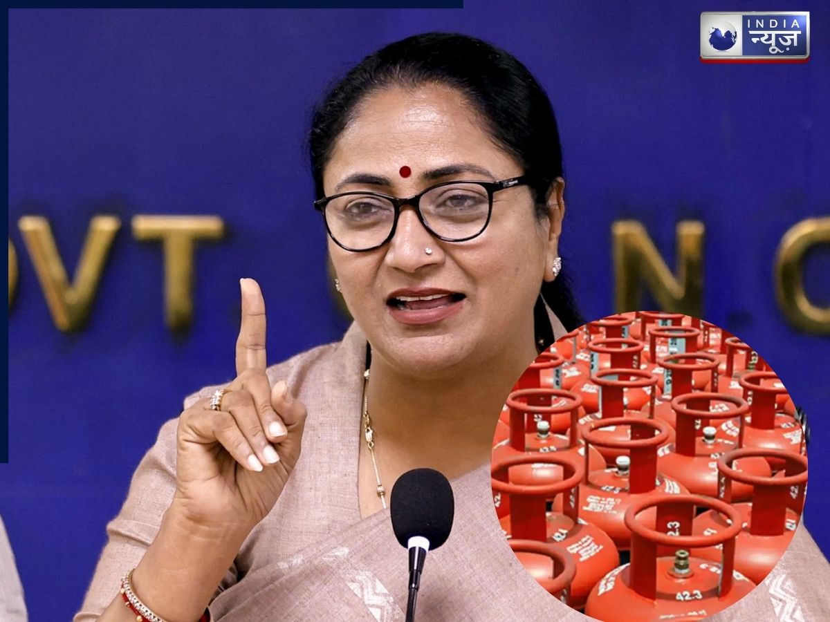 होली से पहले दिल्लीवासियों को बड़ा तोहफा, सीएम रेखा गुप्ता ने दी मुफ्त गैस सिलेंडर योजना की सौगात