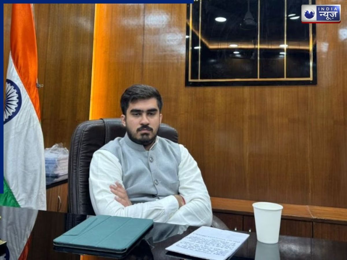 9 लाख के बकाया बिल पर फंसे पूर्व DUSU प्रेसिडेंट रौनक खत्री, DU ने रोकी LLB डिग्री, मामला हाई कोर्ट पहुंचा